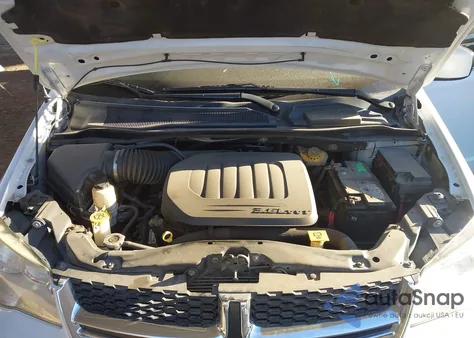 2020 Dodge Grand Caravan Sxt z USA, uszkodzony, nr VIN 2C4RDGCG9LR154570